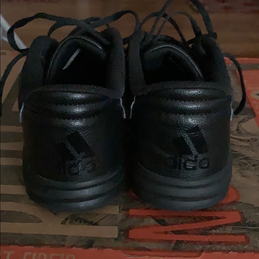 Shoes - Picture 3 of 4